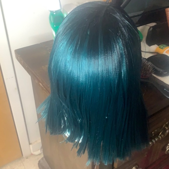 GREEN LACE BOB WIG - Picture 3 of 5